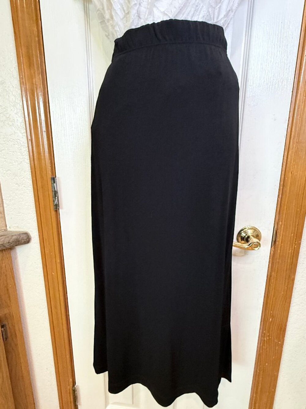 Chico's Travelers Midi Skirt, Travelers Black, sz Med, NWT - nearly full length